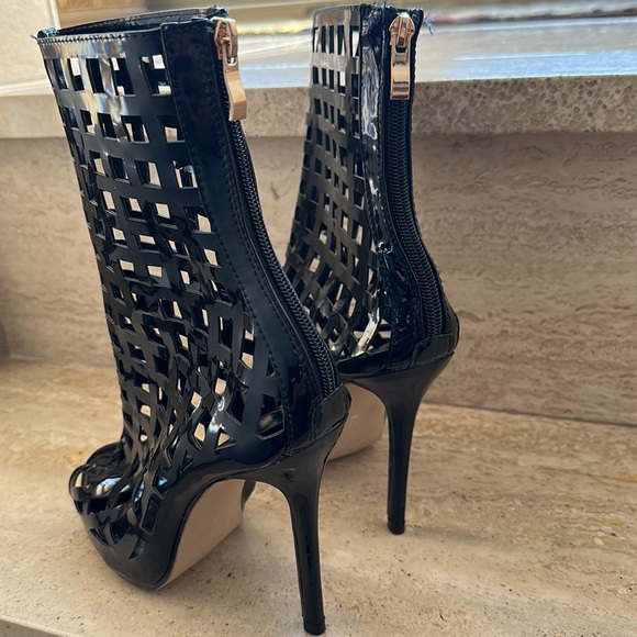 NWOT Open Ankle Booties - Picture 2 of 9